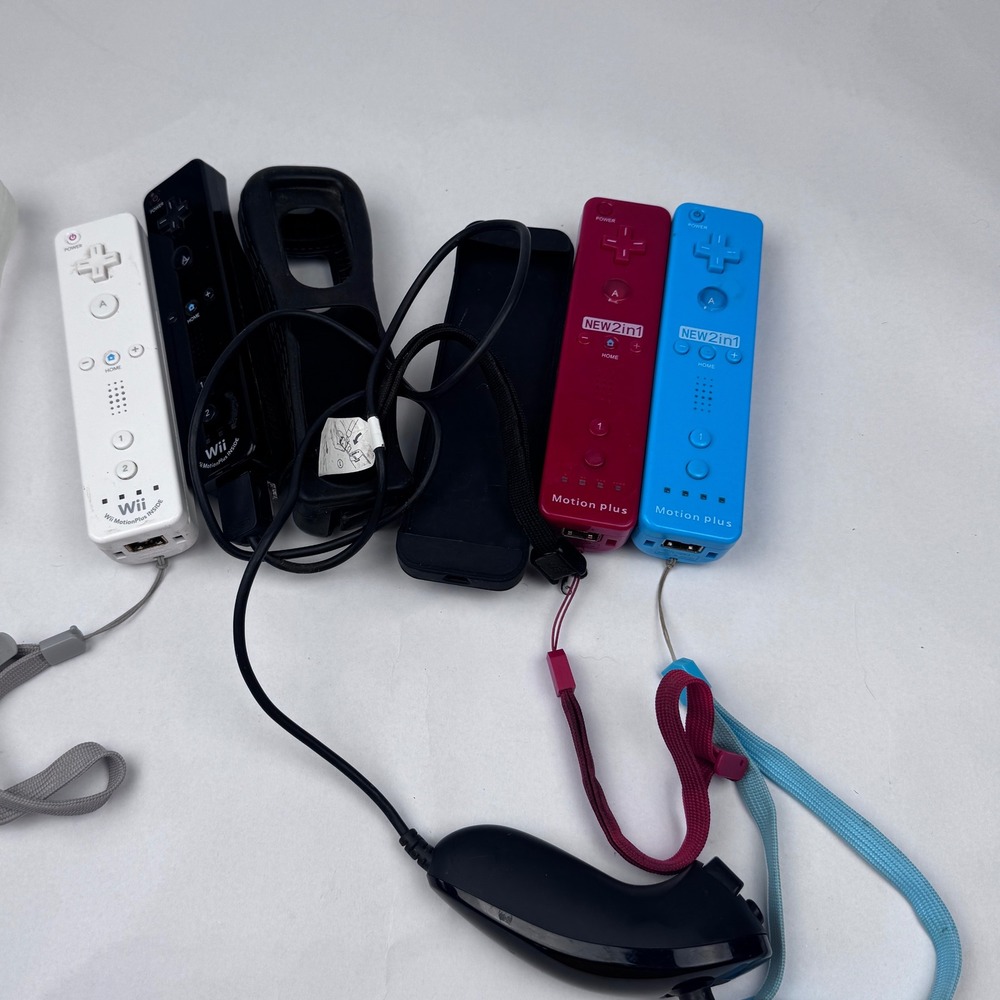 Nintendo Wii Controller Wii Remote Lot of 4 Tested Works